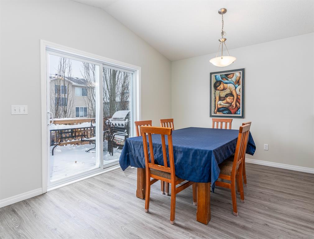 541 Hillview Gate, Strathmore, AB, T1P1Z6 A2016420 Heart & Sold