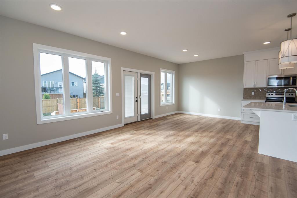 93 Maclean Close, Blackfalds, AB, T4M 0H4 A2018833 Alison