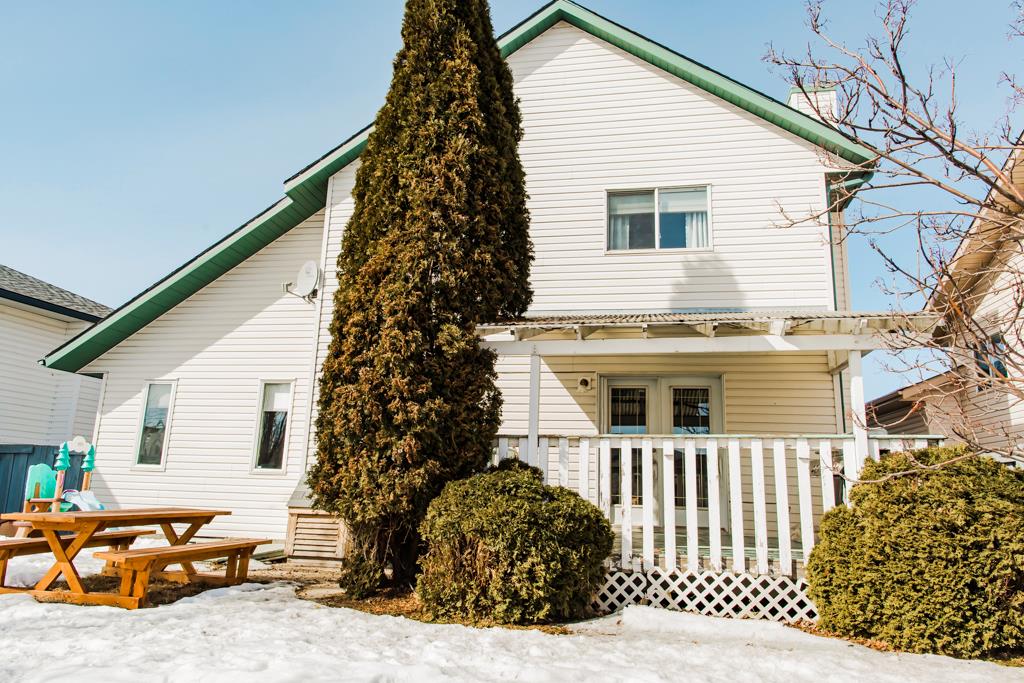 11825 Crystal Lake Drive, Grande Prairie, AB, T8X 1M2 A2026812 Team