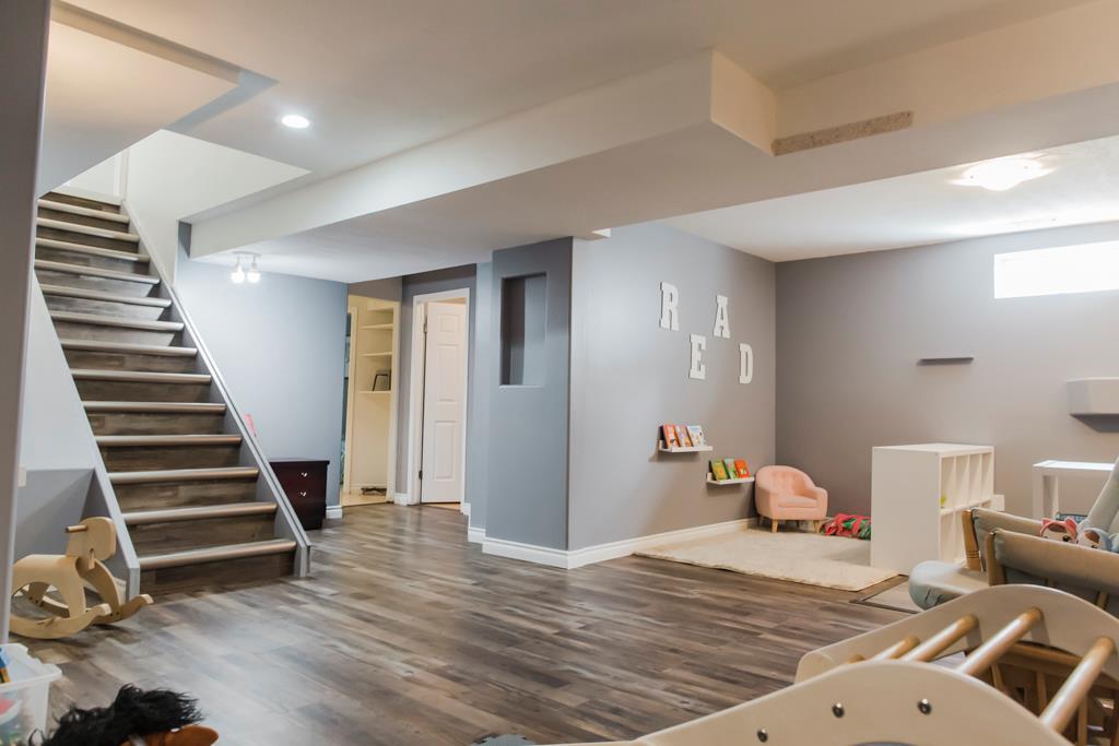 11825 Crystal Lake Drive, Grande Prairie, AB, T8X 1M2 A2026812 Team