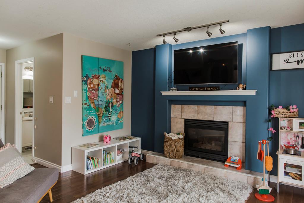 11825 Crystal Lake Drive, Grande Prairie, AB, T8X 1M2 A2026812 Team