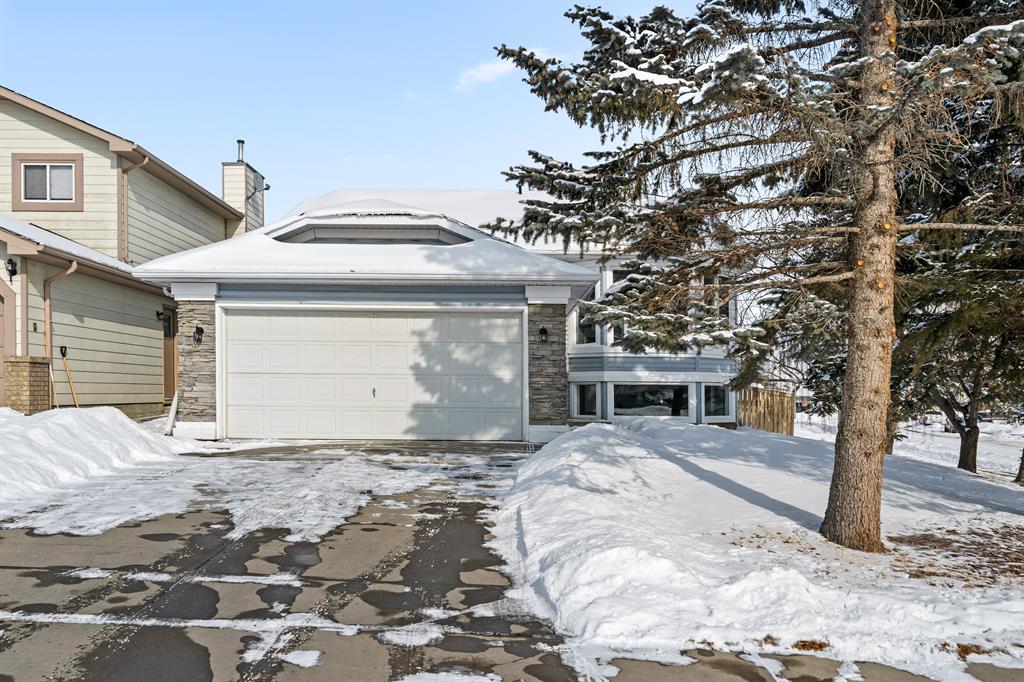 88 Harvest Oak Drive NE, Calgary, AB, T3K 4C8 A2030182 Robyn Moser