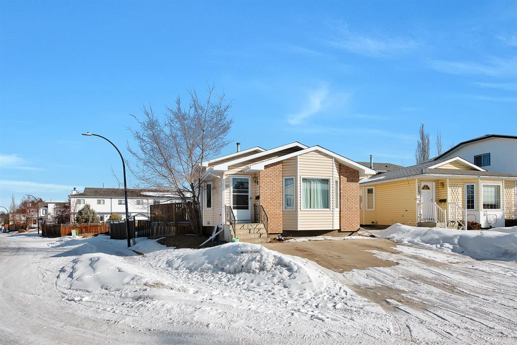 127 Elliot Crescent, Red Deer, AB, T4R 2J6 A2032729 Alison