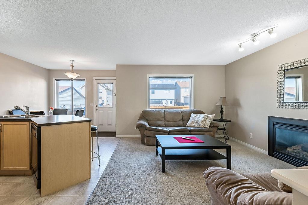 6 Cimarron Grove Rise, Okotoks, AB, T1S 0A6 A2042661 Andrea Wilton