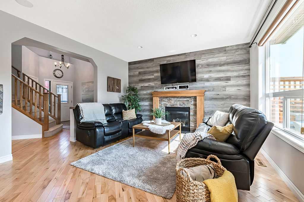 42 Cimarron Vista Circle, Okotoks, AB, T1S 0B1 A2061703 Andrea