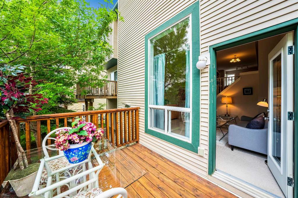 324 Bridlewood Lane SW, Calgary, AB, T2Y 3X8 A2062150 Smith