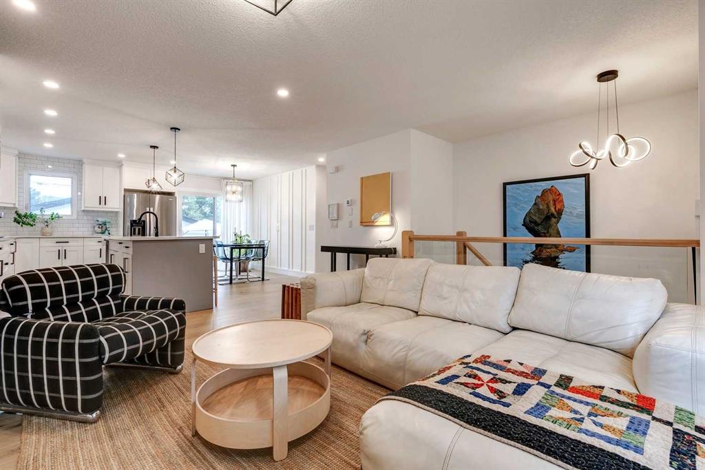 1323 Lake Sylvan Drive SE, Calgary, AB, T2J 3E2 A2095290 Art Leslie