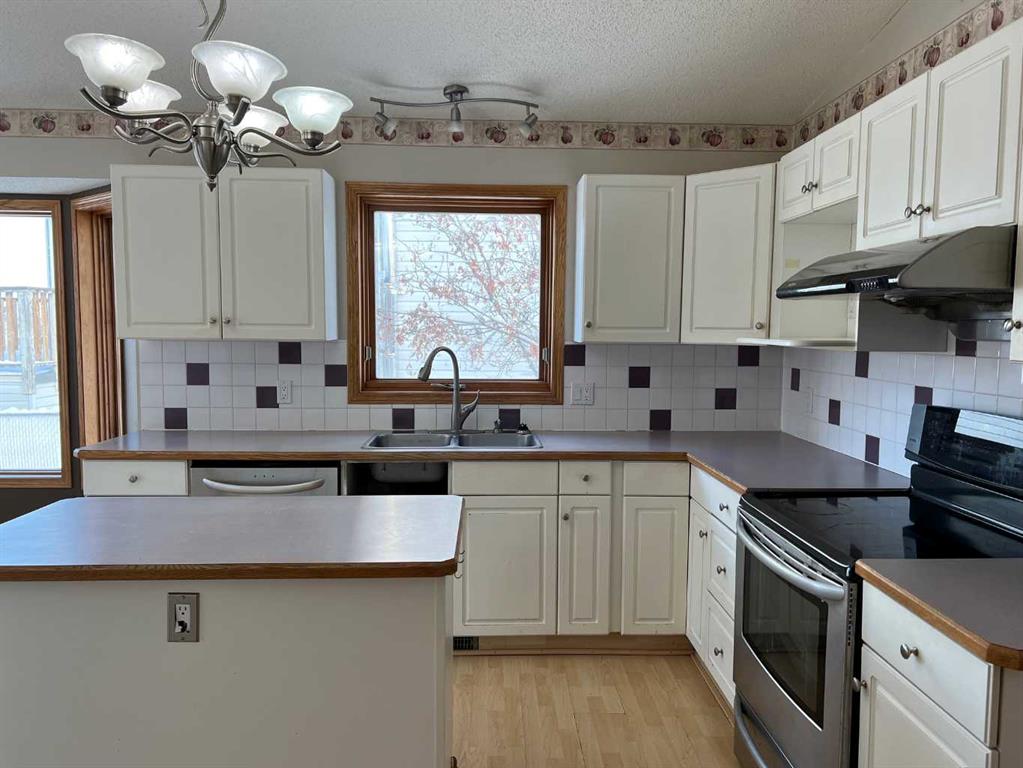 7822 Michaelis Boulevard, Grande Prairie, AB, T8W 2H5 A2103256 Team