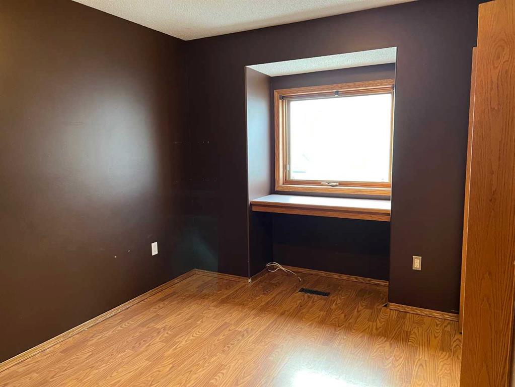 7822 Michaelis Boulevard, Grande Prairie, AB, T8W 2H5 A2103256 Team