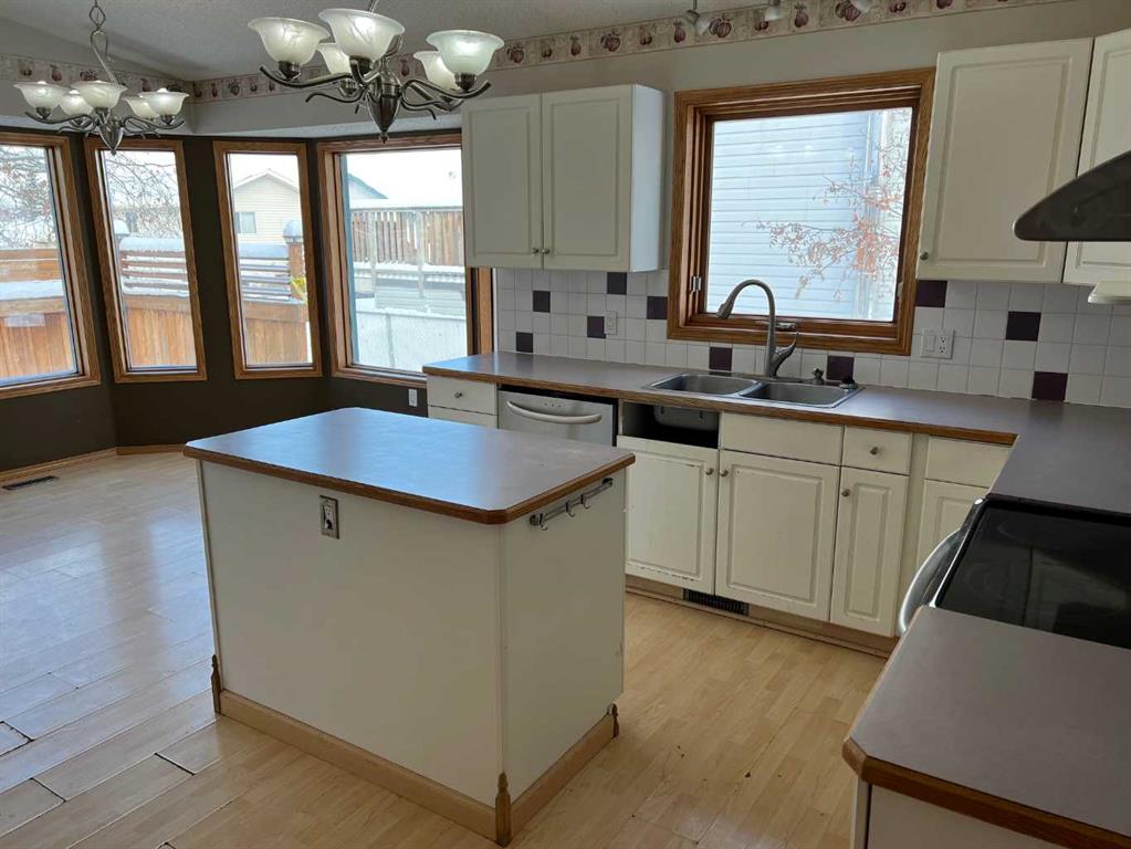 7822 Michaelis Boulevard, Grande Prairie, AB, T8W 2H5 A2103256 Team