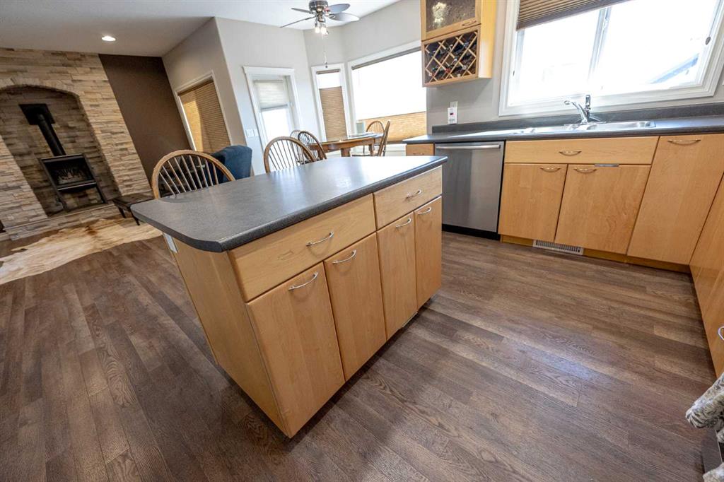 9205 128 Avenue, Grande Prairie, AB, T8X 1S3 A2124123 Team North