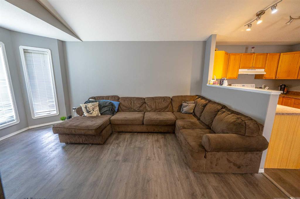 10361 Kateri Drive, Grande Prairie, AB, T8W 2W8 A2127187 Team North