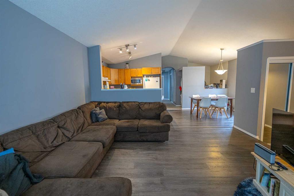 10361 Kateri Drive, Grande Prairie, AB, T8W 2W8 A2127187 Team North