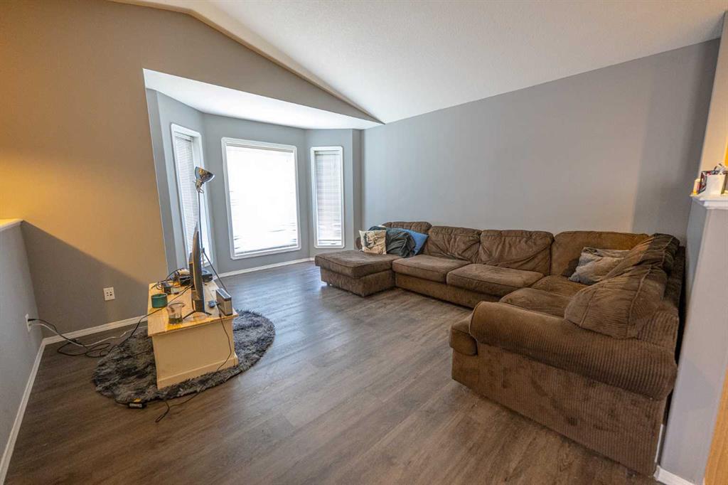 10361 Kateri Drive, Grande Prairie, AB, T8W 2W8 A2127187 Team North