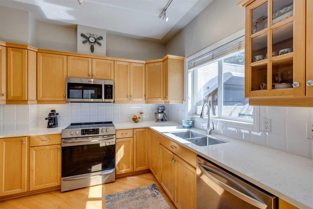 11 Sierra Morena Landing SW, Calgary, AB, T3H 4K3 A2138512 Country