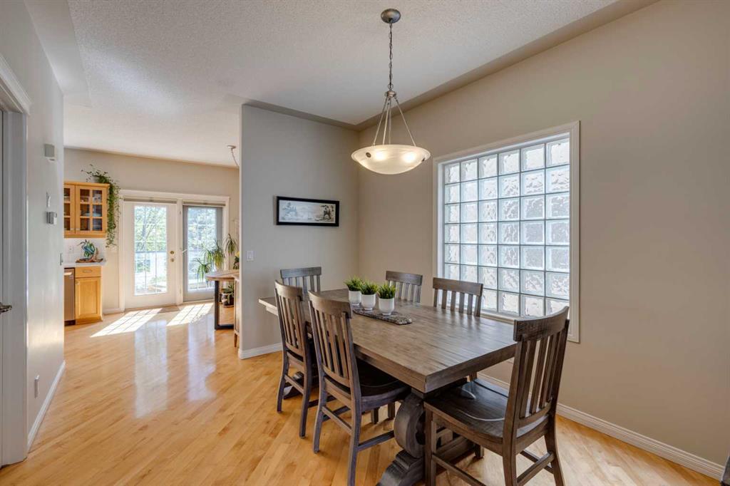 11 Sierra Morena Landing SW, Calgary, AB, T3H 4K3 A2138512 Country