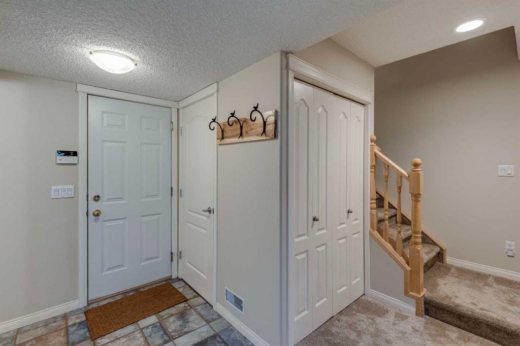 11 Sierra Morena Landing SW, Calgary, AB, T3H 4K3 A2138512 Country