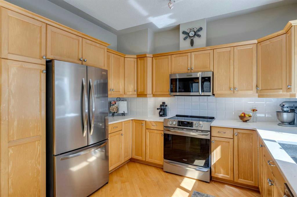 11 Sierra Morena Landing SW, Calgary, AB, T3H 4K3 A2138512 Country