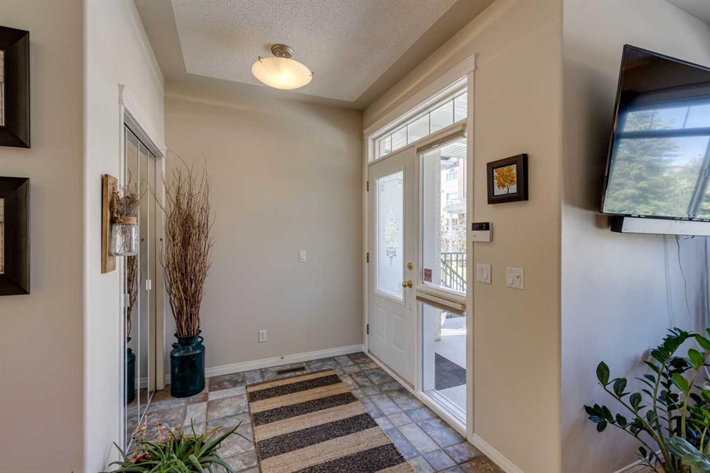 11 Sierra Morena Landing SW, Calgary, AB, T3H 4K3 A2138512 Country