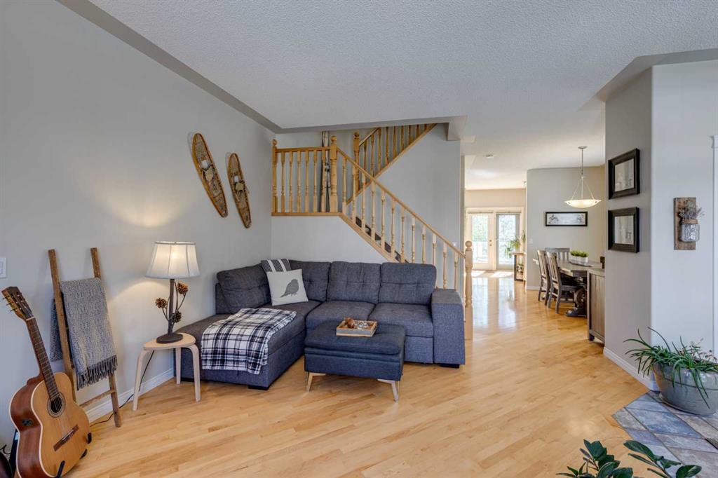 11 Sierra Morena Landing SW, Calgary, AB, T3H 4K3 A2138512 Country