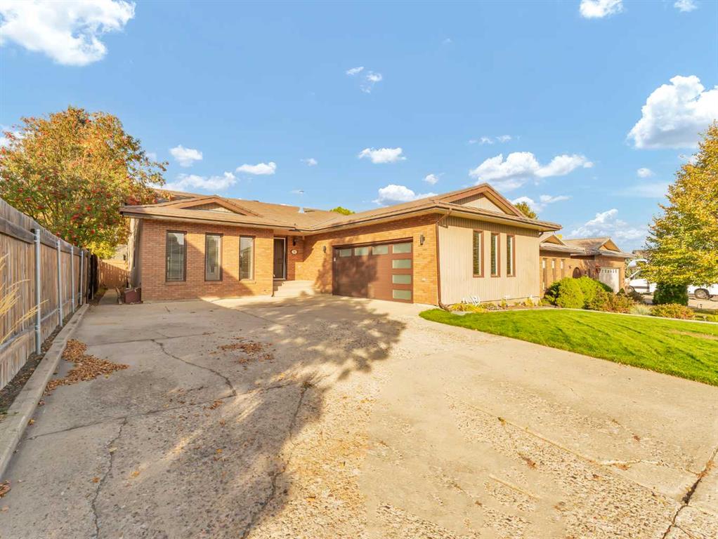 8 Ross View Place SE, Medicine Hat, AB, T1B 3B2 A2173669 Devon Felesky