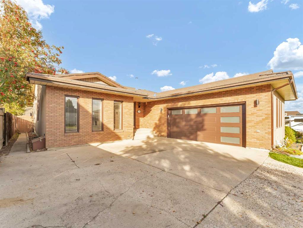 8 Ross View Place SE, Medicine Hat, AB, T1B 3B2 A2173669 Devon Felesky