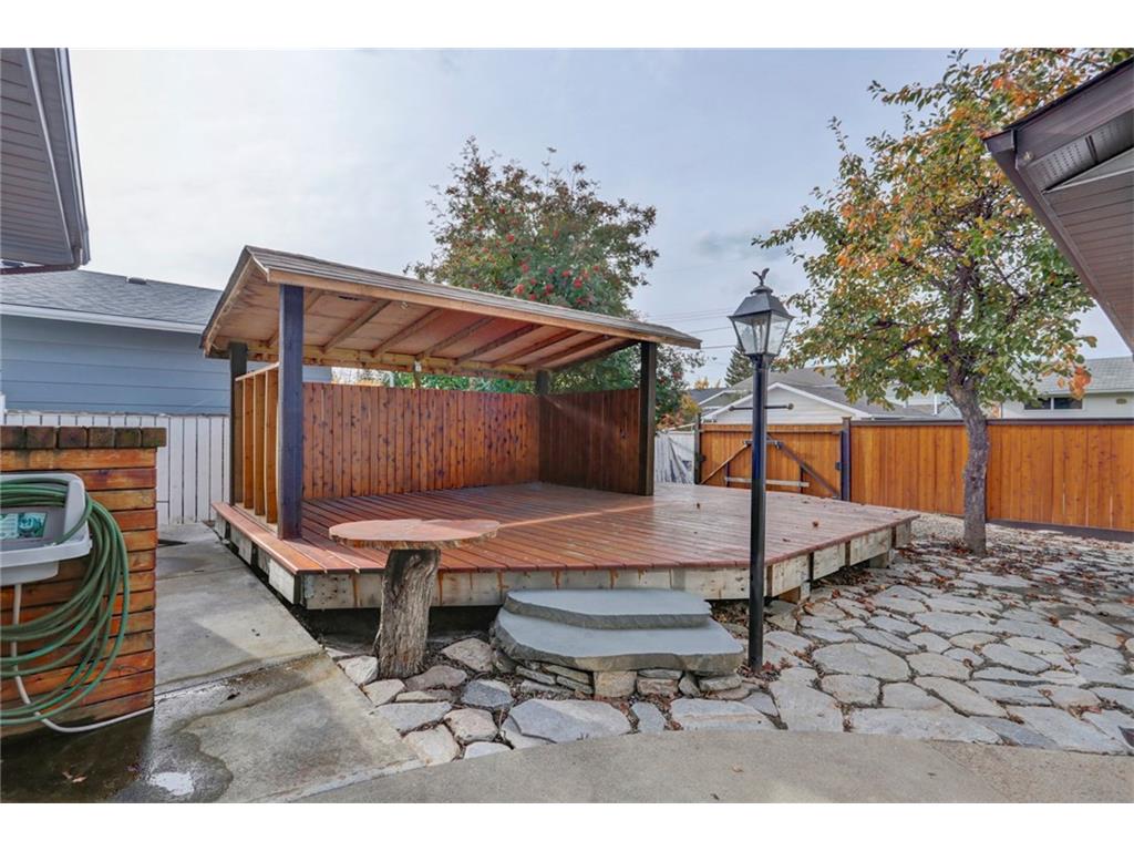 10719 Mapleford Road SE, Calgary, AB, T2J 1X6 C4049095 The Penley