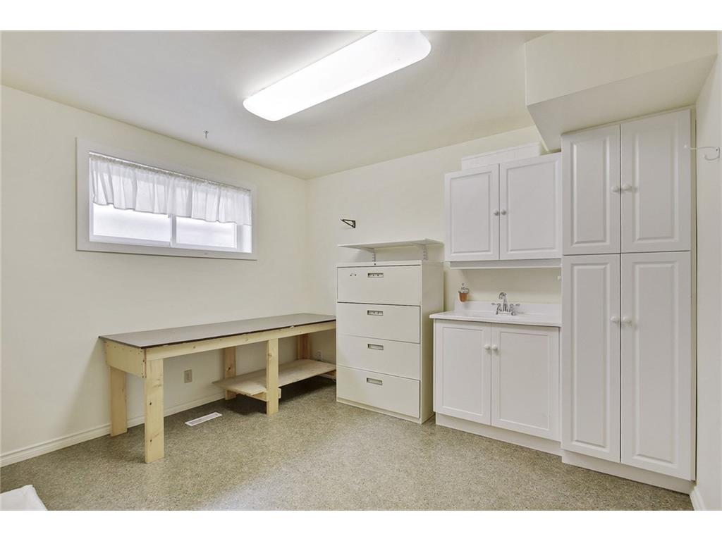 2820 Morley Trail NW, Calgary, AB, T2M 4G7 C4062523 The Penley