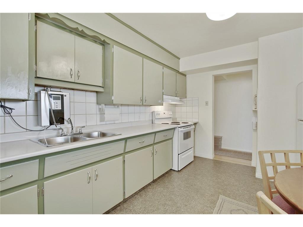 2820 Morley Trail NW, Calgary, AB, T2M 4G7 C4062523 The Penley