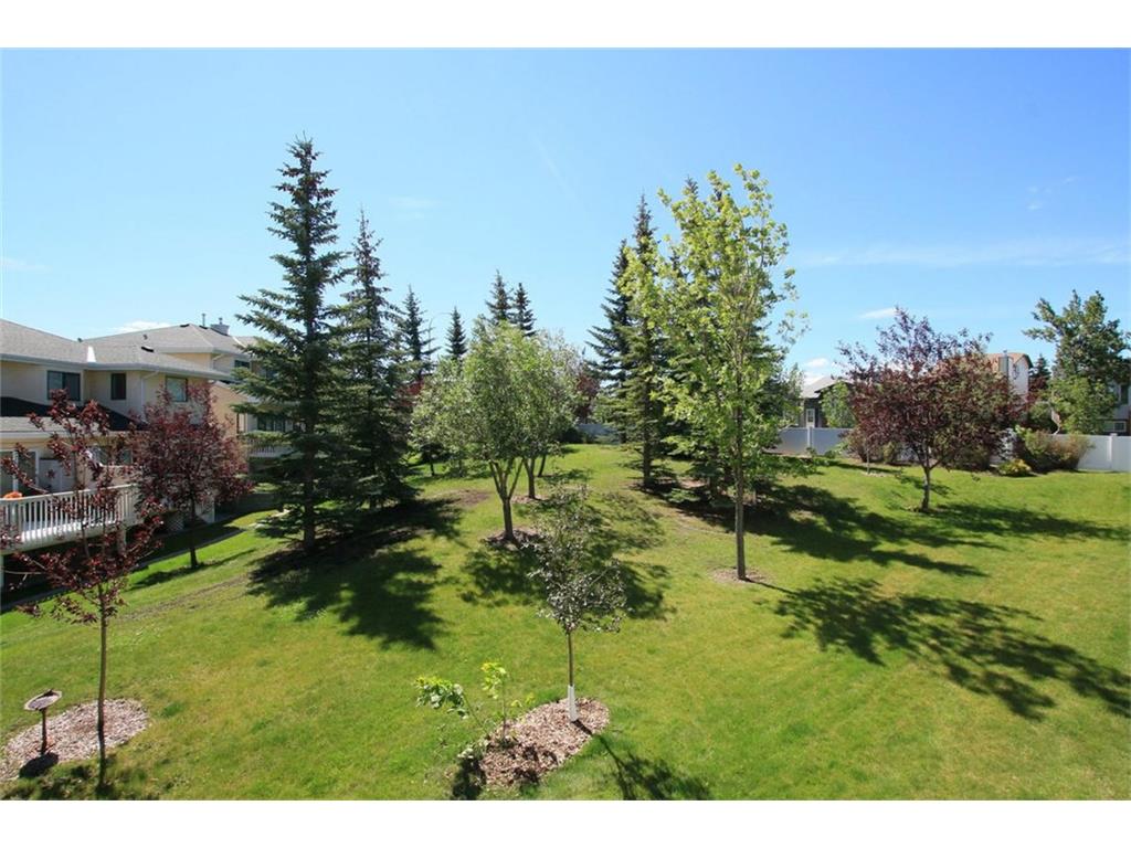 53 200 Sandstone Drive NW, Calgary, AB, T3K 4N7 C4074023 Zeena Taghvai
