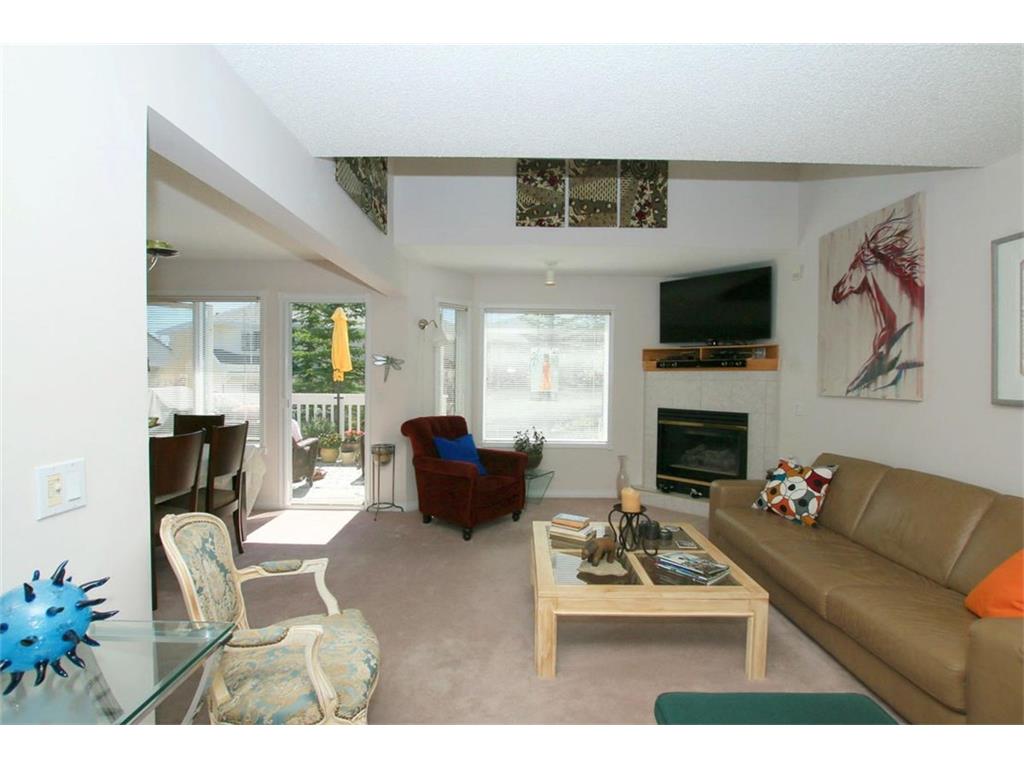 53 200 Sandstone Drive NW, Calgary, AB, T3K 4N7 C4074023 Zeena Taghvai