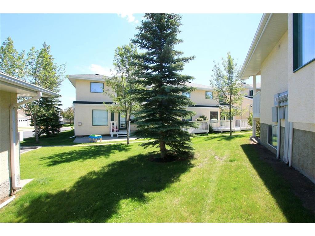 53 200 Sandstone Drive NW, Calgary, AB, T3K 4N7 C4074023 Zeena Taghvai