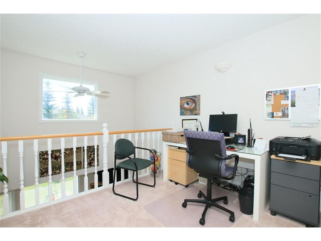 53 200 Sandstone Drive NW, Calgary, AB, T3K 4N7 C4074023 Zeena Taghvai