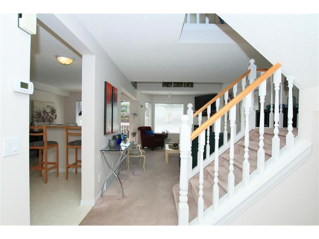 53 200 Sandstone Drive NW, Calgary, AB, T3K 4N7 C4074023 Zeena Taghvai