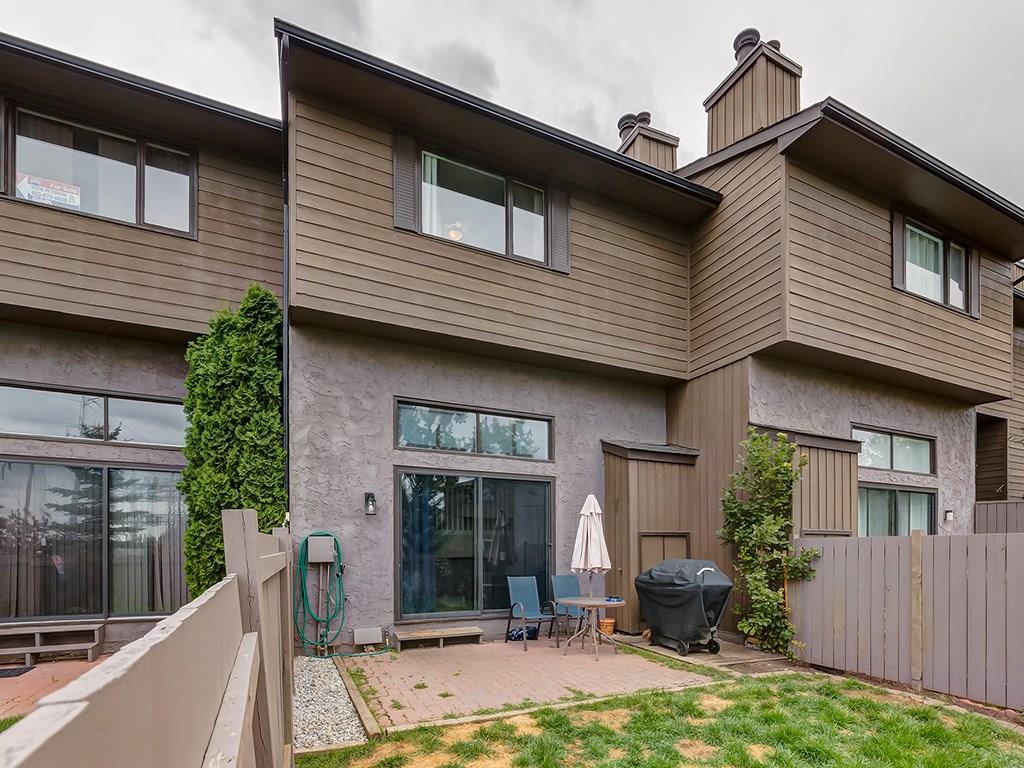 80 23 Glamis Drive SW, Calgary, AB, T3E 6S3 C4078232 Sarah Johnston