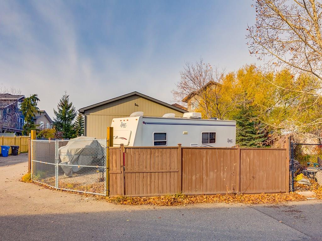1030 McKenzie Lake Bay SE, Calgary, AB C4087821 Nathan Koenigsberg