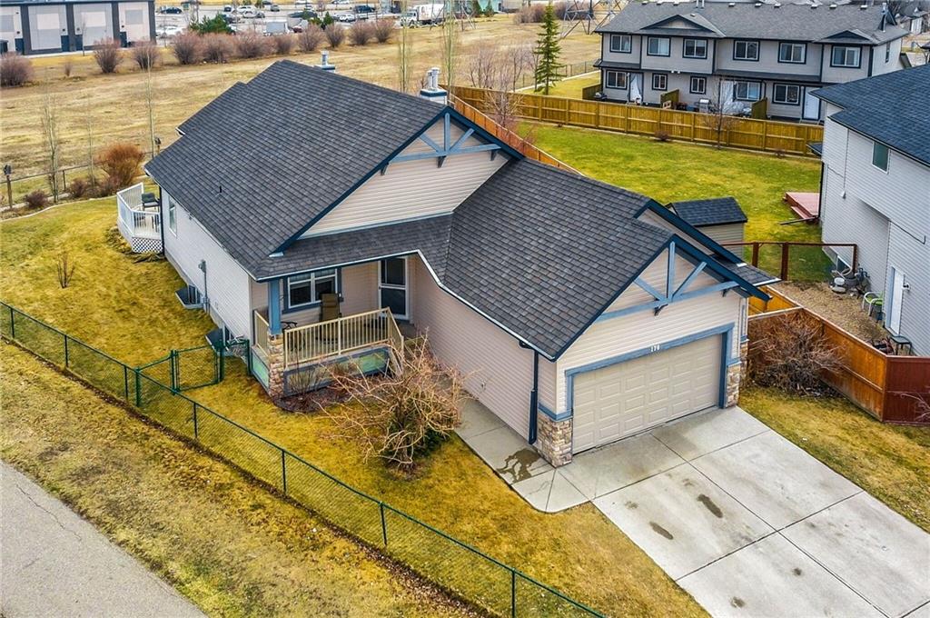 176 Oakmere Way, Chestermere, AB C4239130 Michelle Eldjarnson