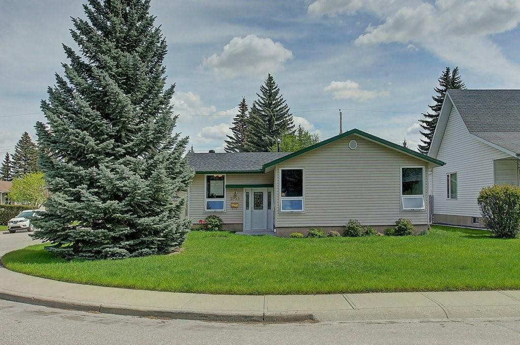 2953 Lathom Crescent SW, Calgary, AB, T3E 5W8 C4247704 Josh