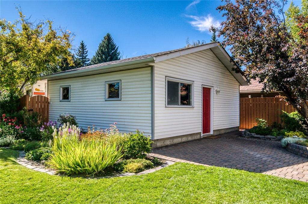 227 Parkland Rise SE, Calgary, AB, T2J 4K7 C4265089 Danelle Kaspers