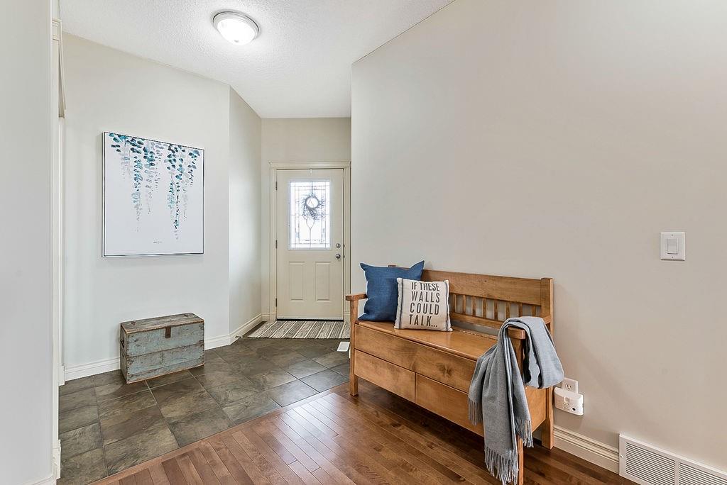 418 Crystal Ridge Terrace, Okotoks, AB, T1S 1W6 C4286287 Andrea