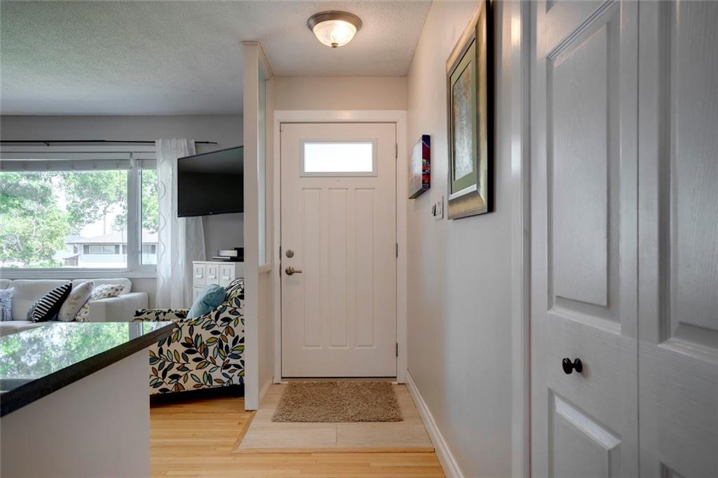 129 Farnham Drive SE, Calgary, AB, T2H 1C7 C4303593 Josh Hamilton Group