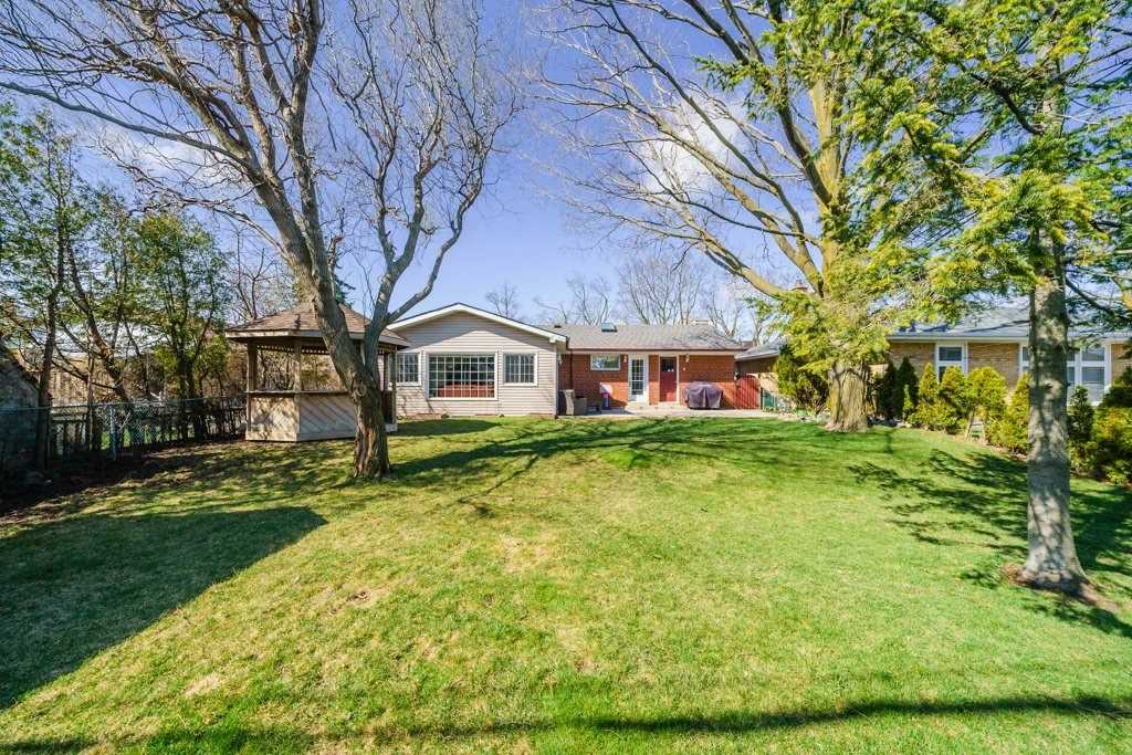 7 Amberley Drive, Toronto, ON, M1R4K2 E4738435 and Sue