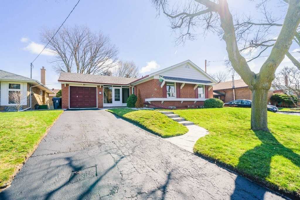 7 Amberley Drive, Toronto, ON, M1R4K2 E4738435 and Sue