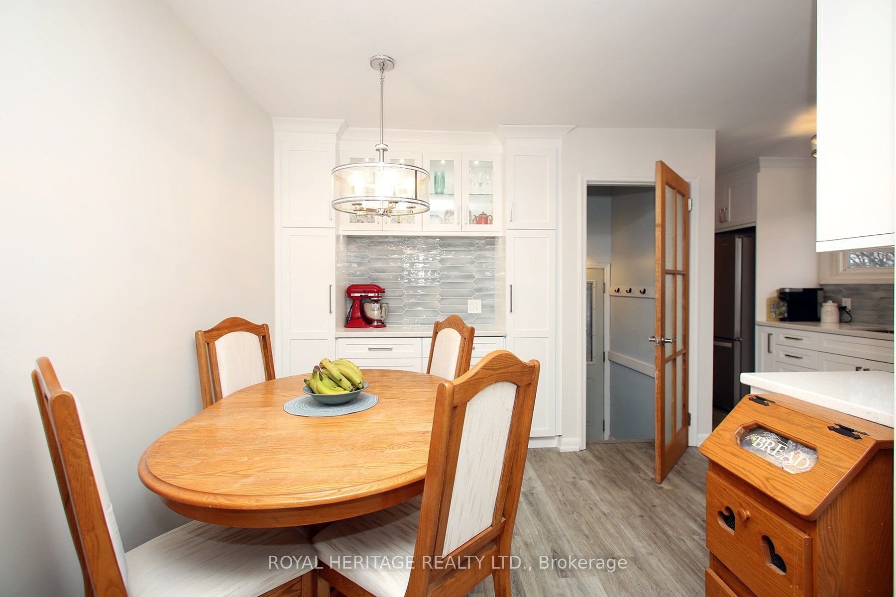 381 Elizabeth Street, Oshawa, ON, L1J 5S7 E8104274 Jeany Kaspardlov