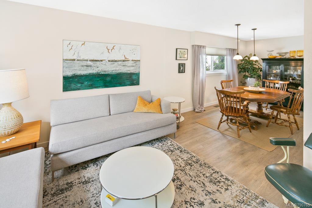 2937 Graham Street, Victoria, BC, V8T 3Z5 790765 Rob Rolston PREC*