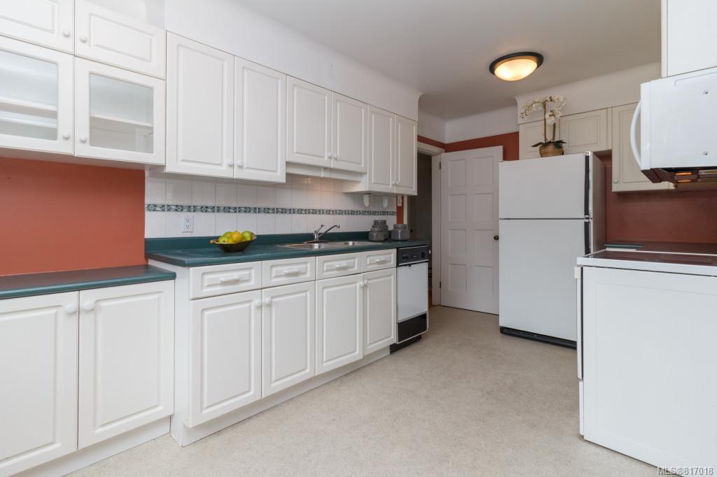 2485 McNeill Ave, Oak Bay, BC, V8S 2Z3 817018 Bobby Sparrow