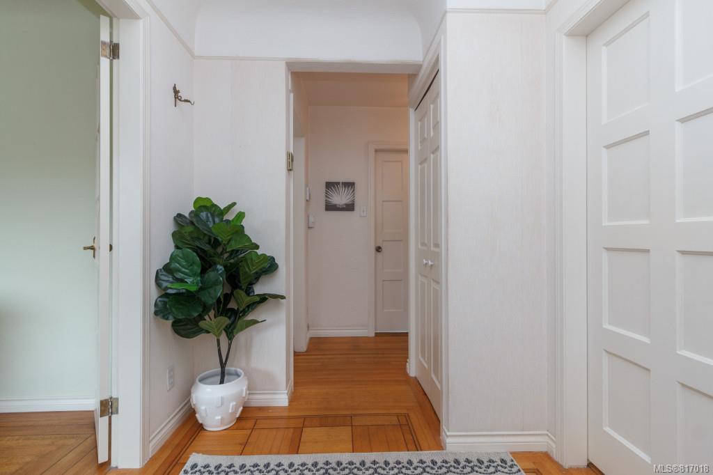 2485 McNeill Ave, Oak Bay, BC, V8S 2Z3 817018 Bobby Sparrow