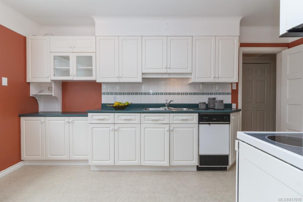 2485 McNeill Ave, Oak Bay, BC, V8S 2Z3 817018 Bobby Sparrow