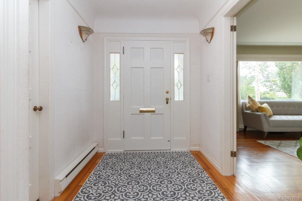 2485 McNeill Ave, Oak Bay, BC, V8S 2Z3 817018 Bobby Sparrow