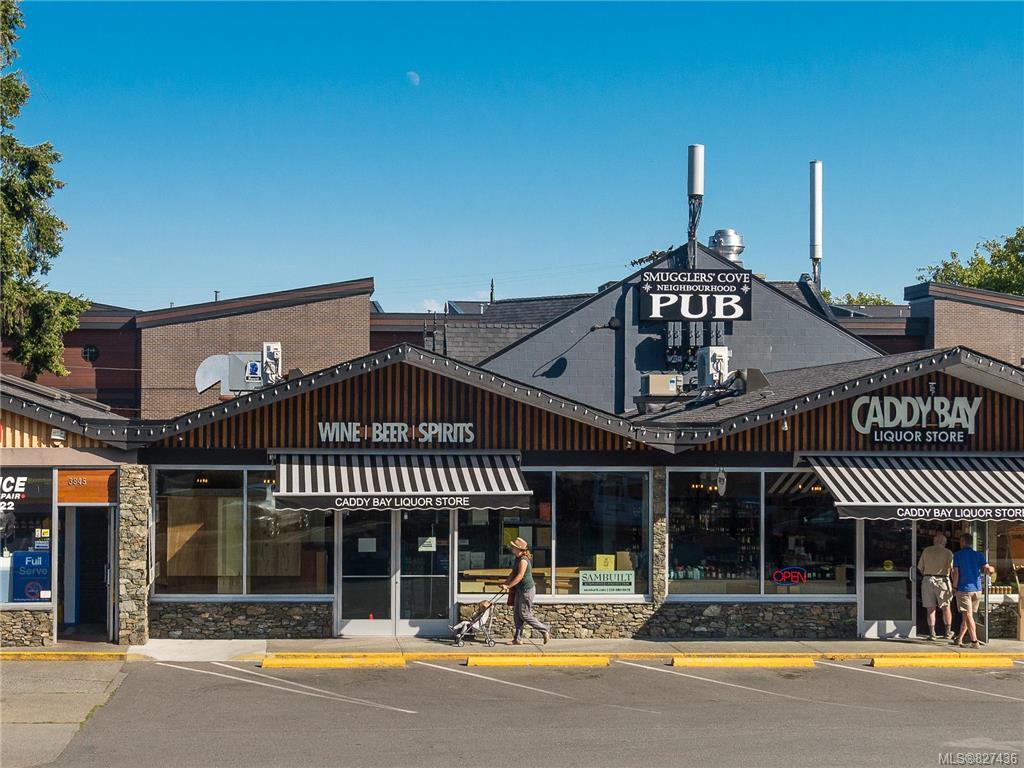 1 3860 Cadboro Bay Road, Saanich, BC, V8N 4G4 827436 Anke Venema